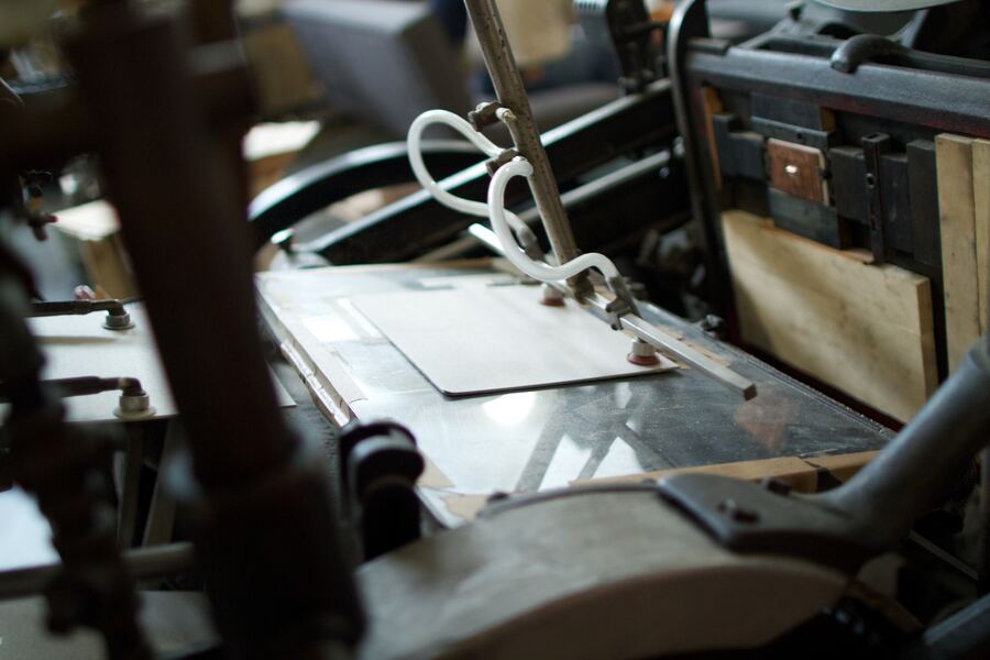 Embossing and debossing dies